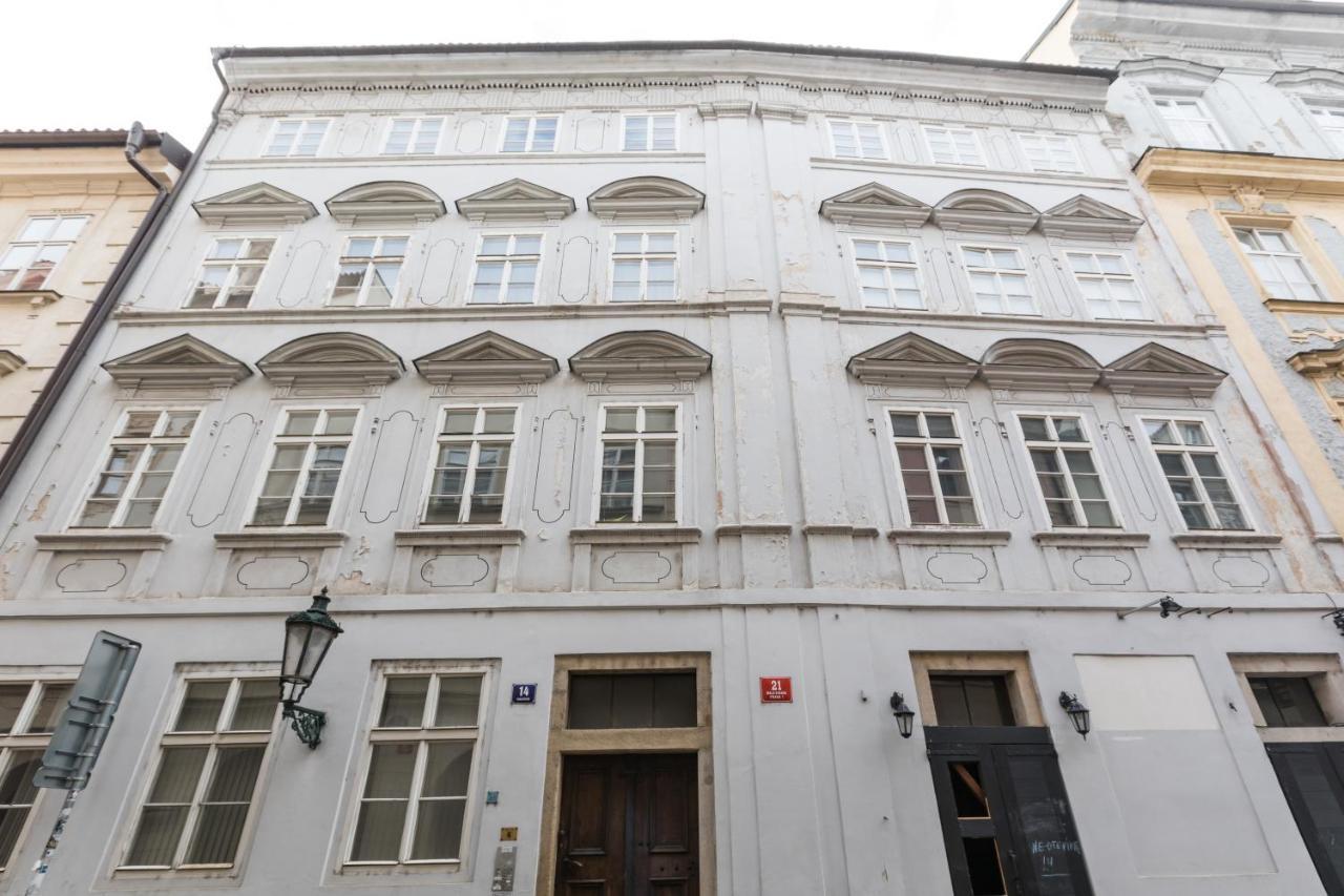 Charles Bridge Royal Apartments - Castle District Prague Exterior photo
