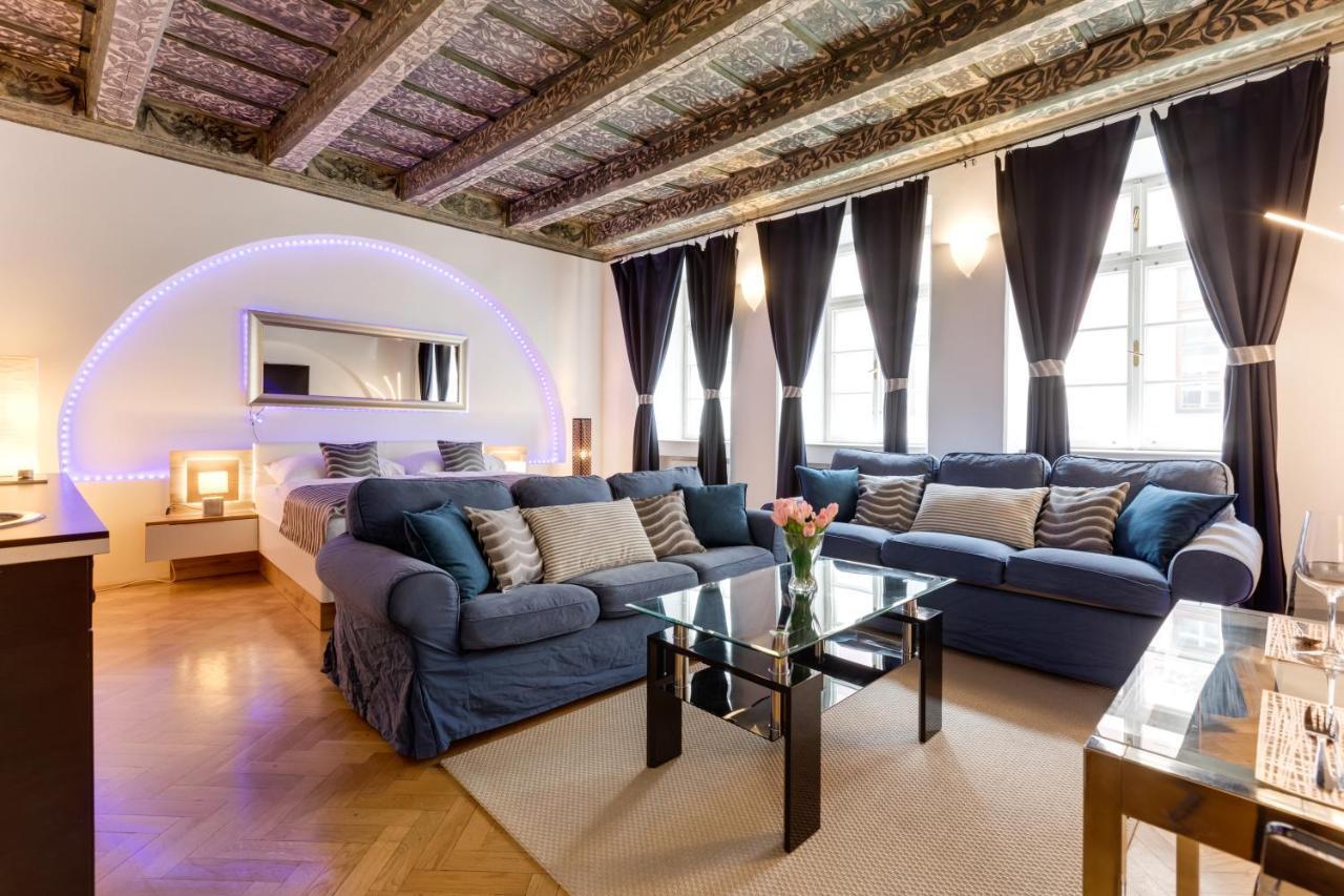 Charles Bridge Royal Apartments - Castle District Prague Exterior photo