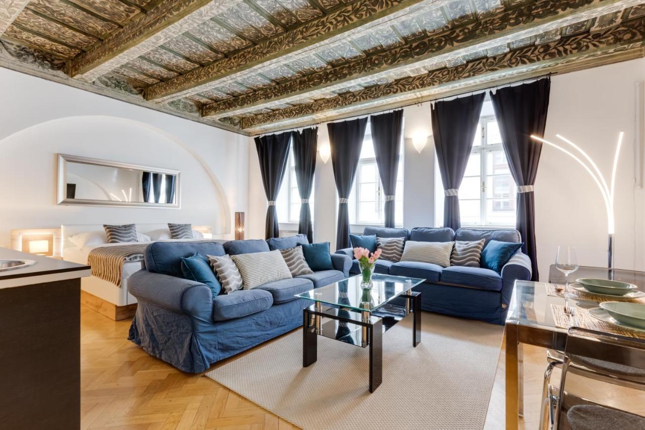 Charles Bridge Royal Apartments - Castle District Prague Exterior photo