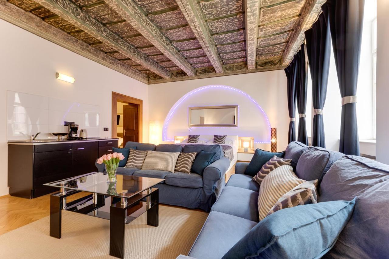 Charles Bridge Royal Apartments - Castle District Prague Exterior photo