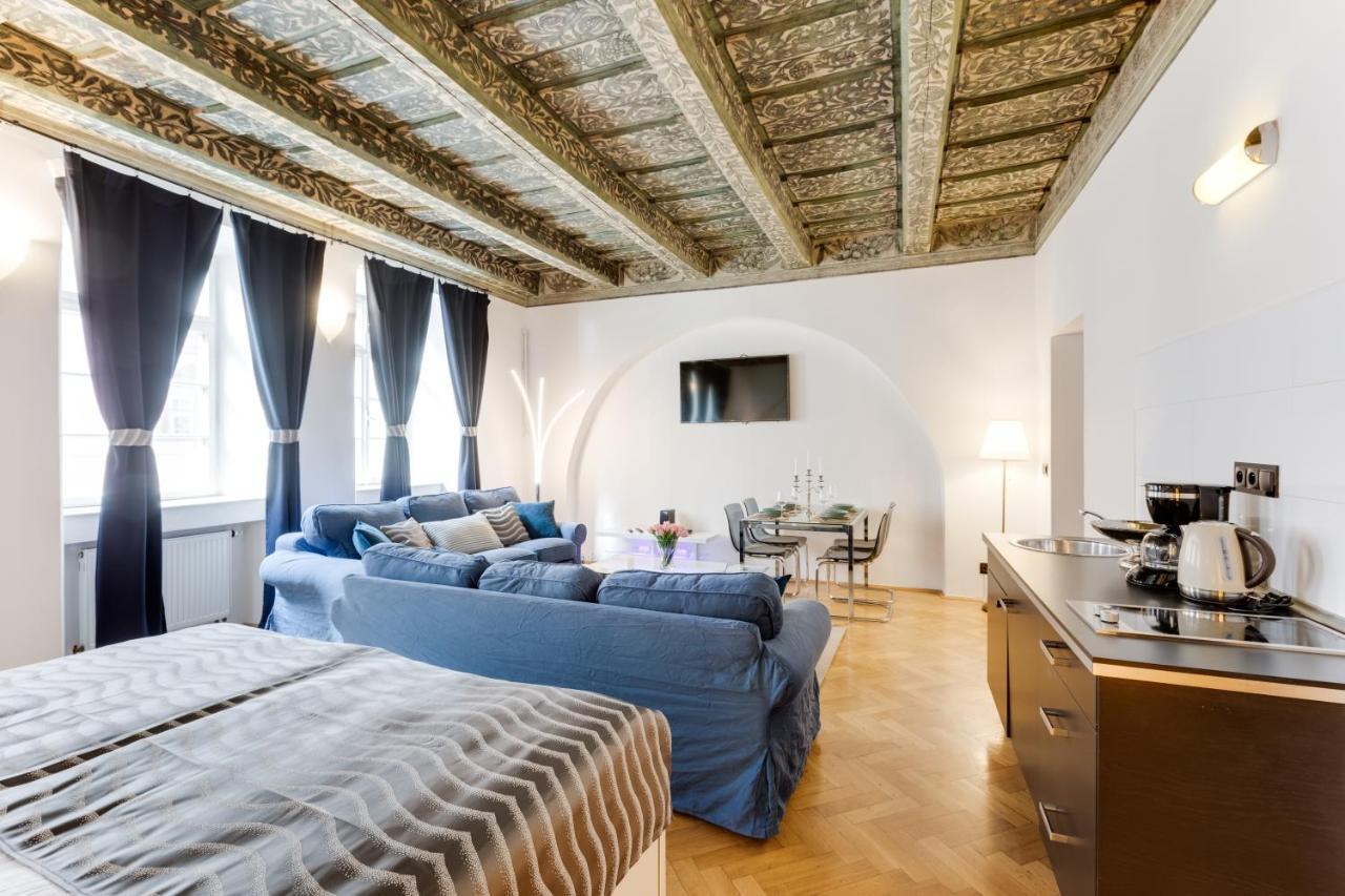 Charles Bridge Royal Apartments - Castle District Prague Exterior photo
