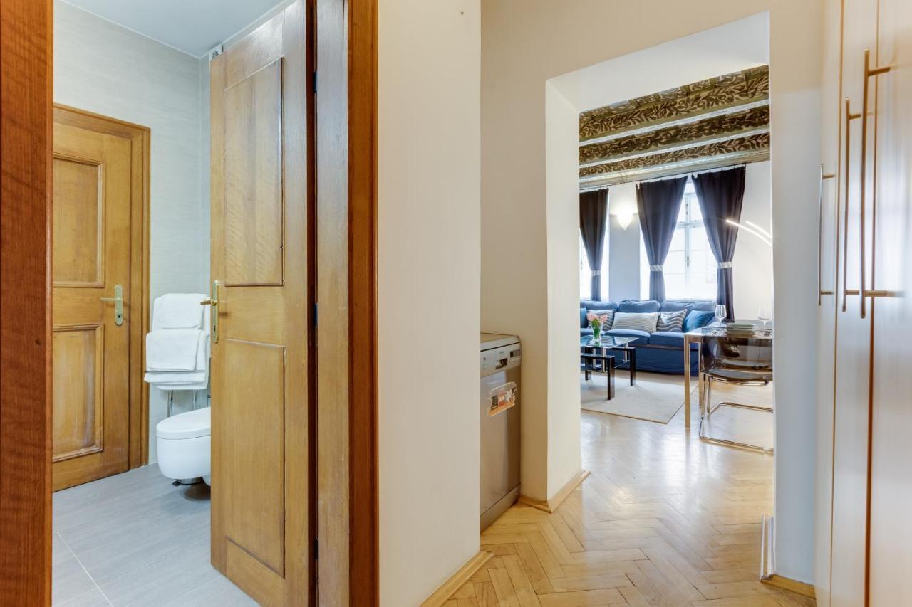 Charles Bridge Royal Apartments - Castle District Prague Exterior photo